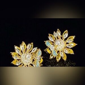 Sparkling crystal bee and flower stud